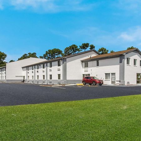 Econo Lodge Cherry Point Havelock Eksteriør billede