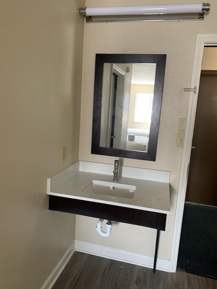 Econo Lodge Cherry Point Havelock Eksteriør billede