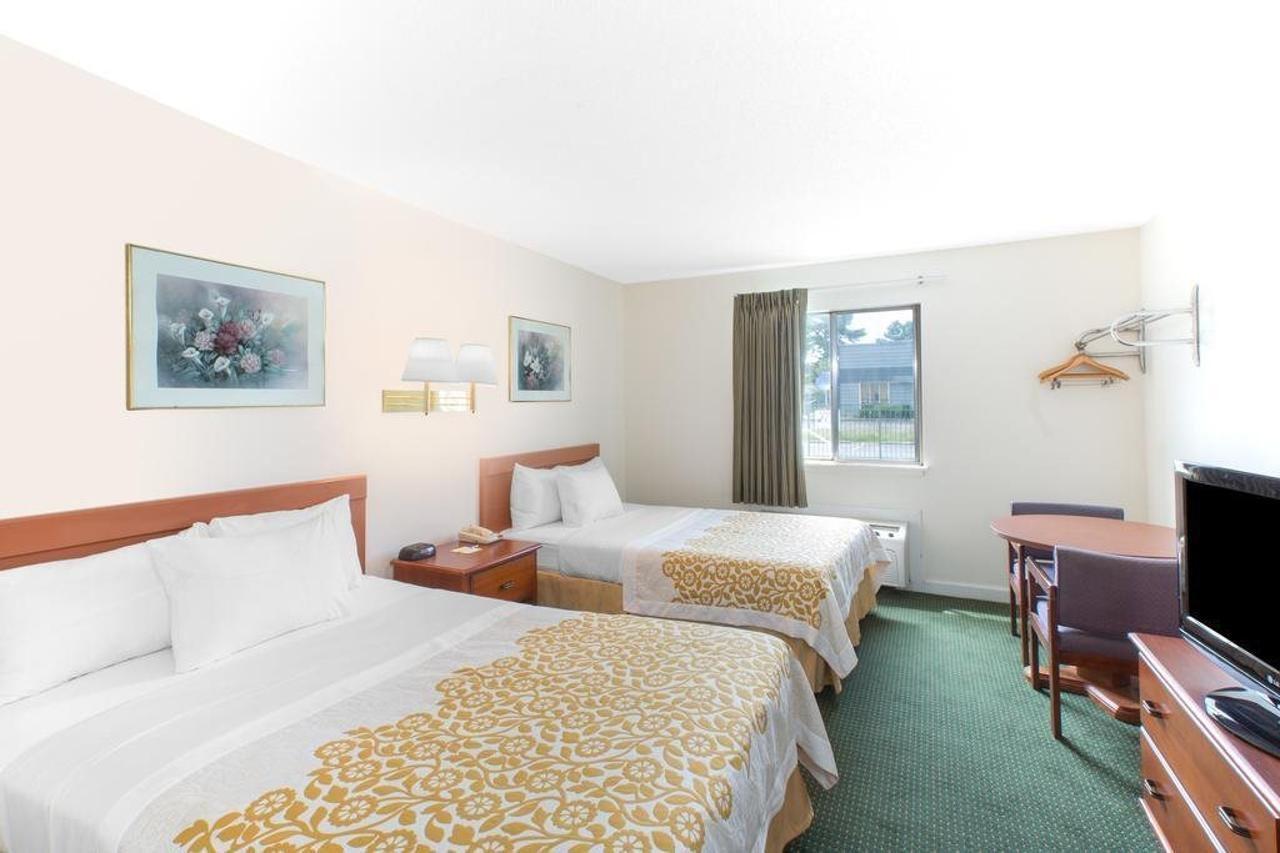 Econo Lodge Cherry Point Havelock Eksteriør billede