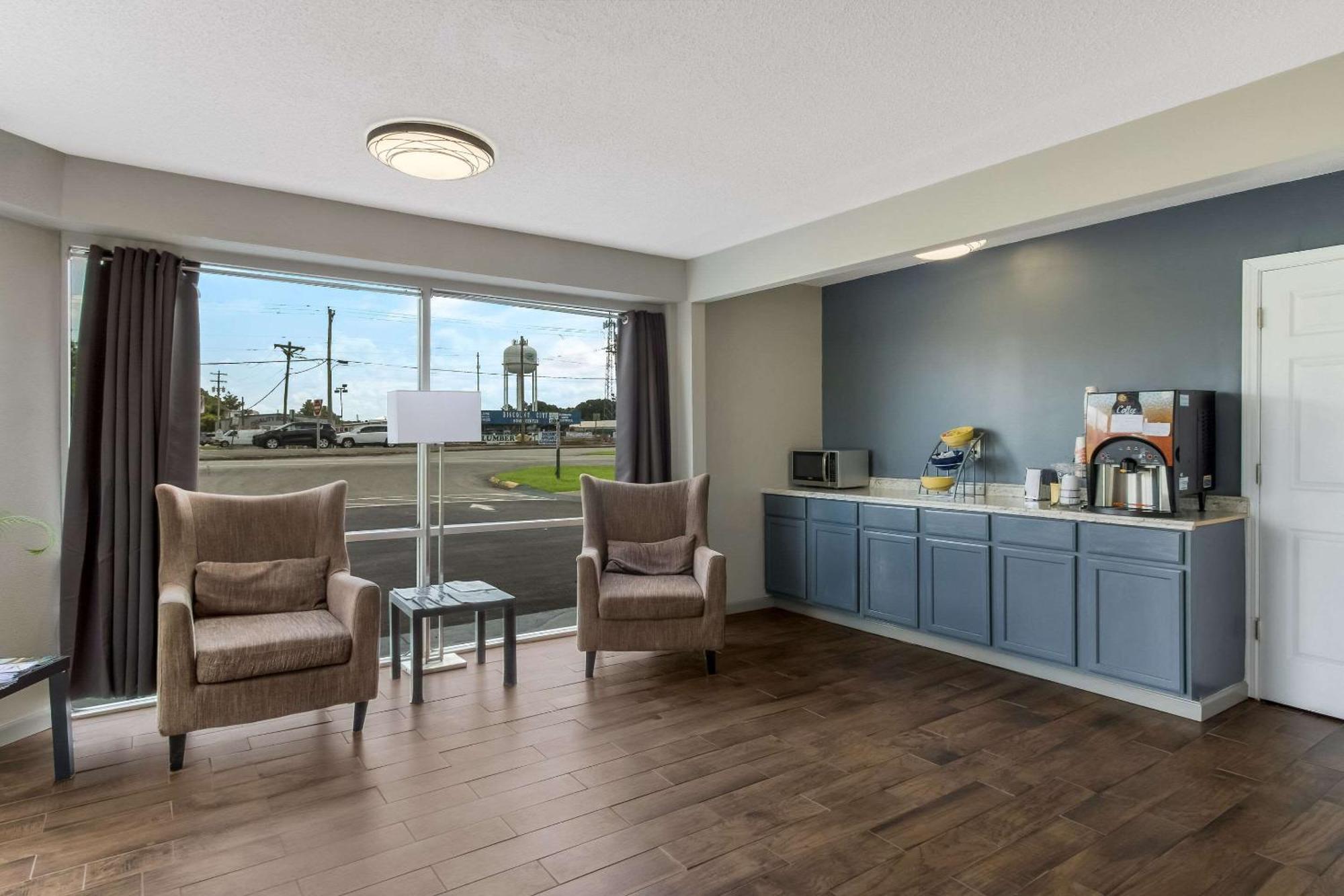 Econo Lodge Cherry Point Havelock Eksteriør billede