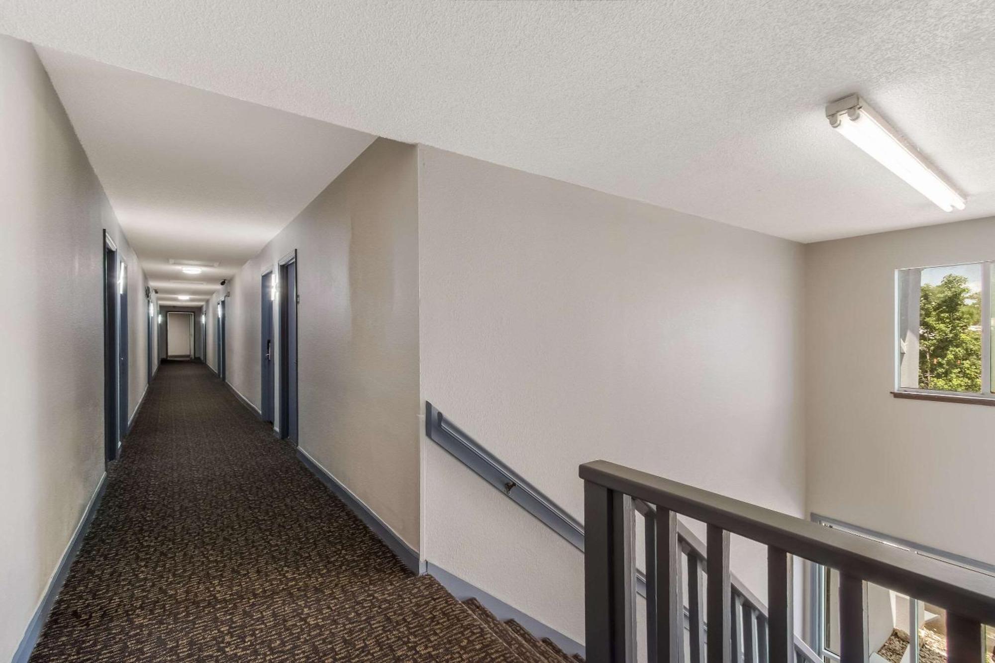 Econo Lodge Cherry Point Havelock Eksteriør billede