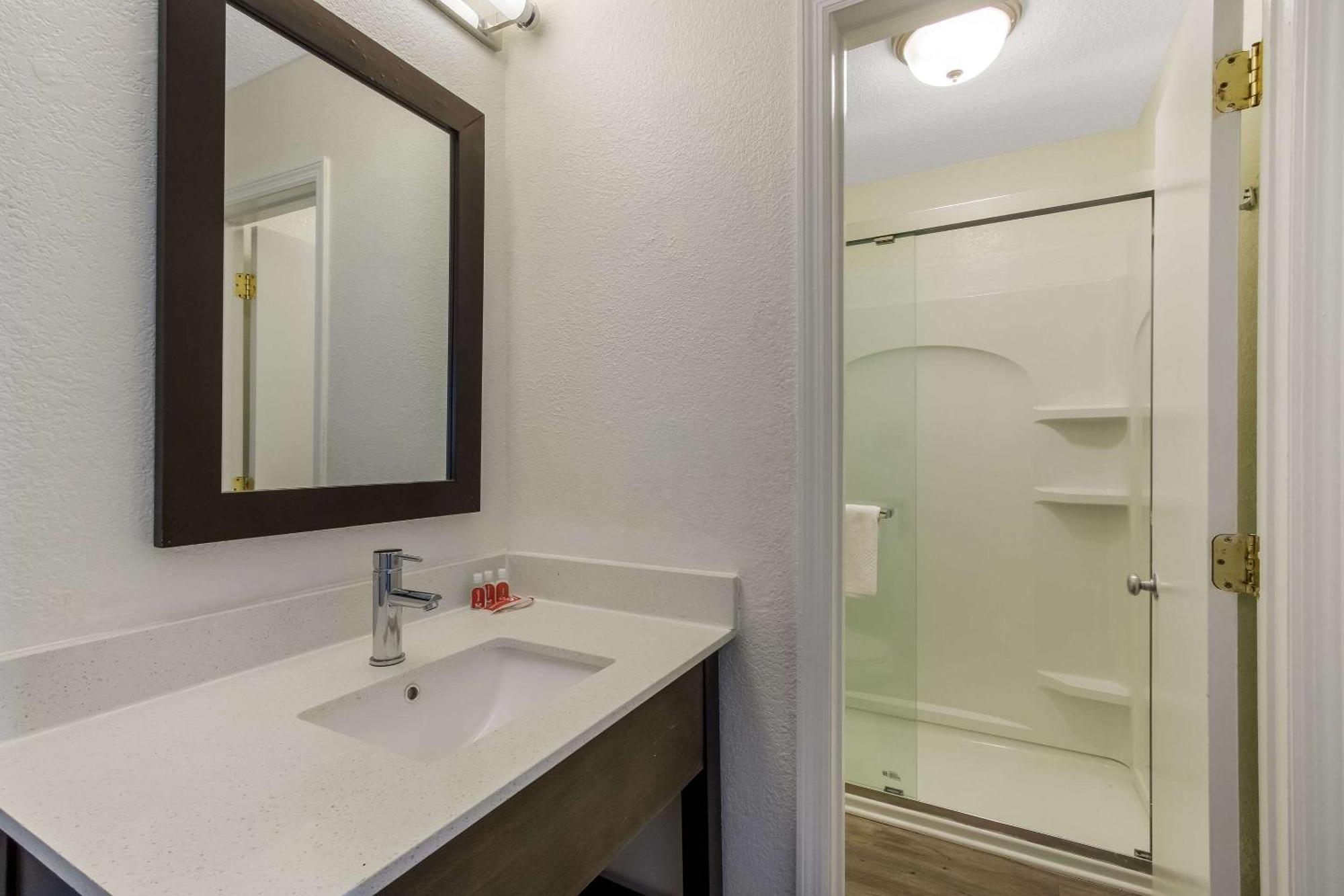 Econo Lodge Cherry Point Havelock Eksteriør billede