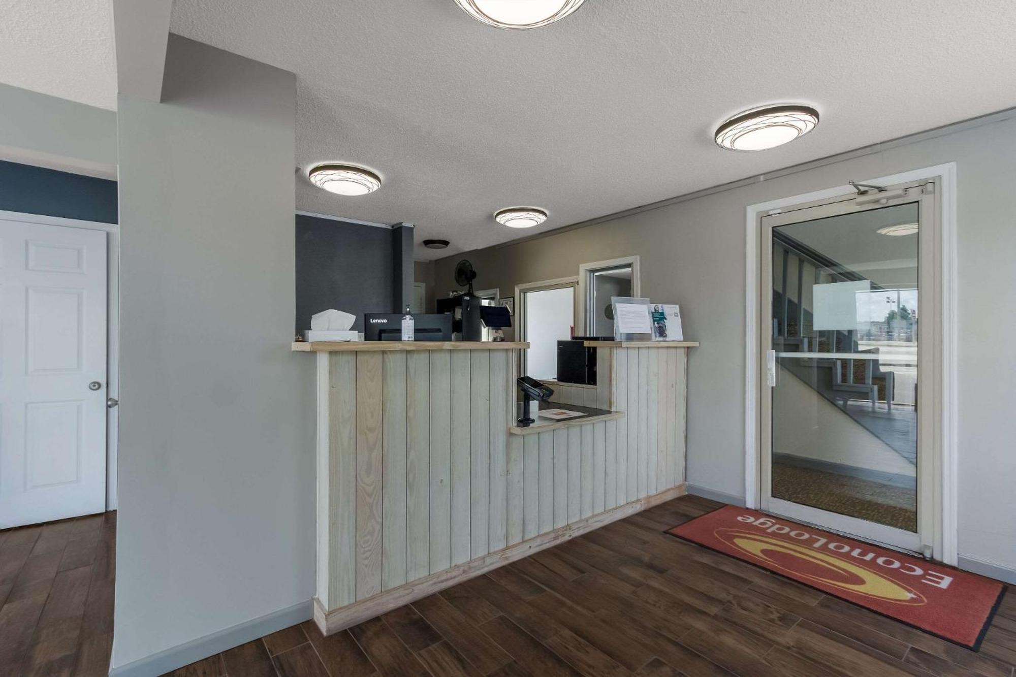 Econo Lodge Cherry Point Havelock Eksteriør billede