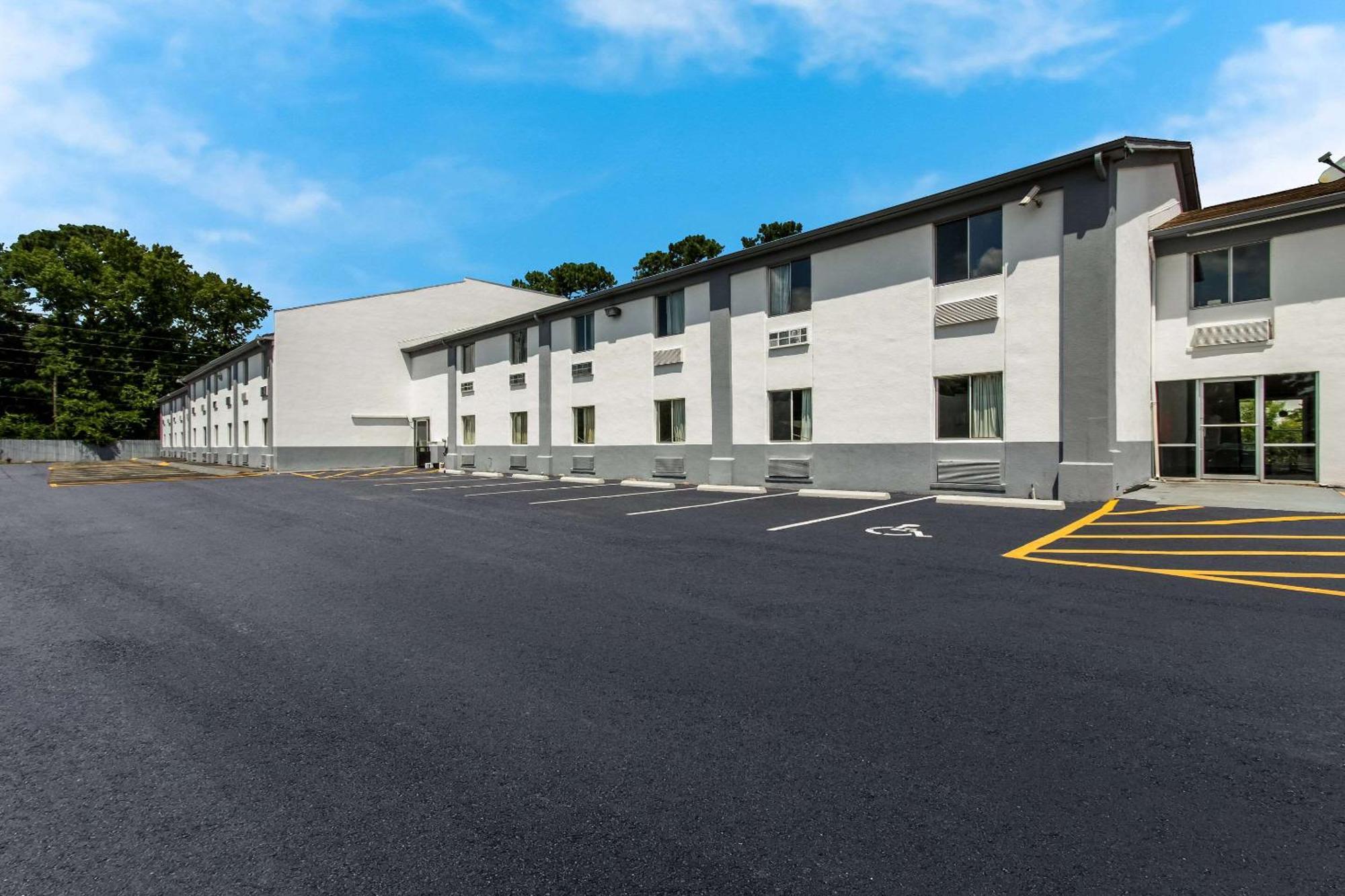 Econo Lodge Cherry Point Havelock Eksteriør billede