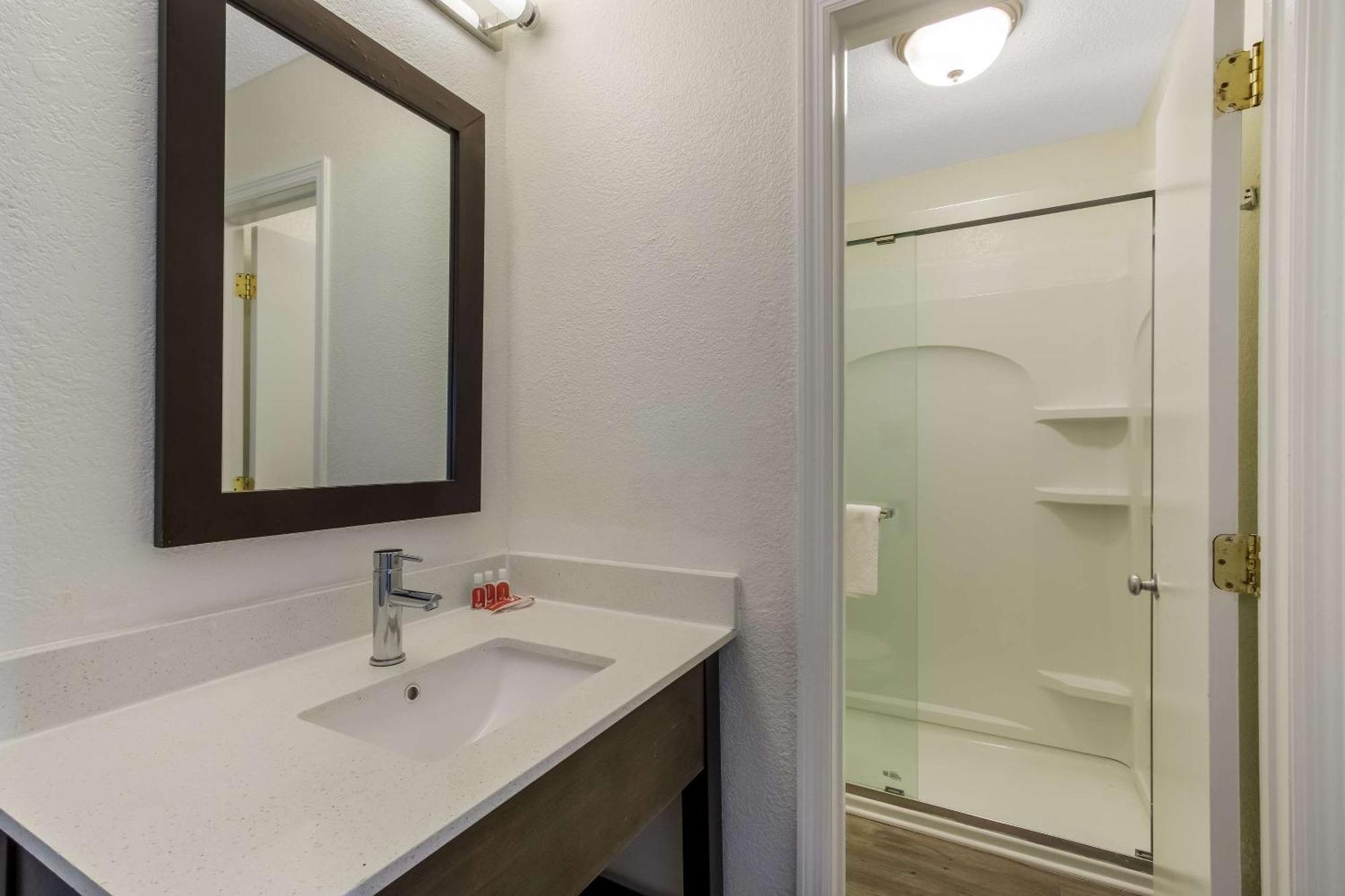 Econo Lodge Cherry Point Havelock Eksteriør billede