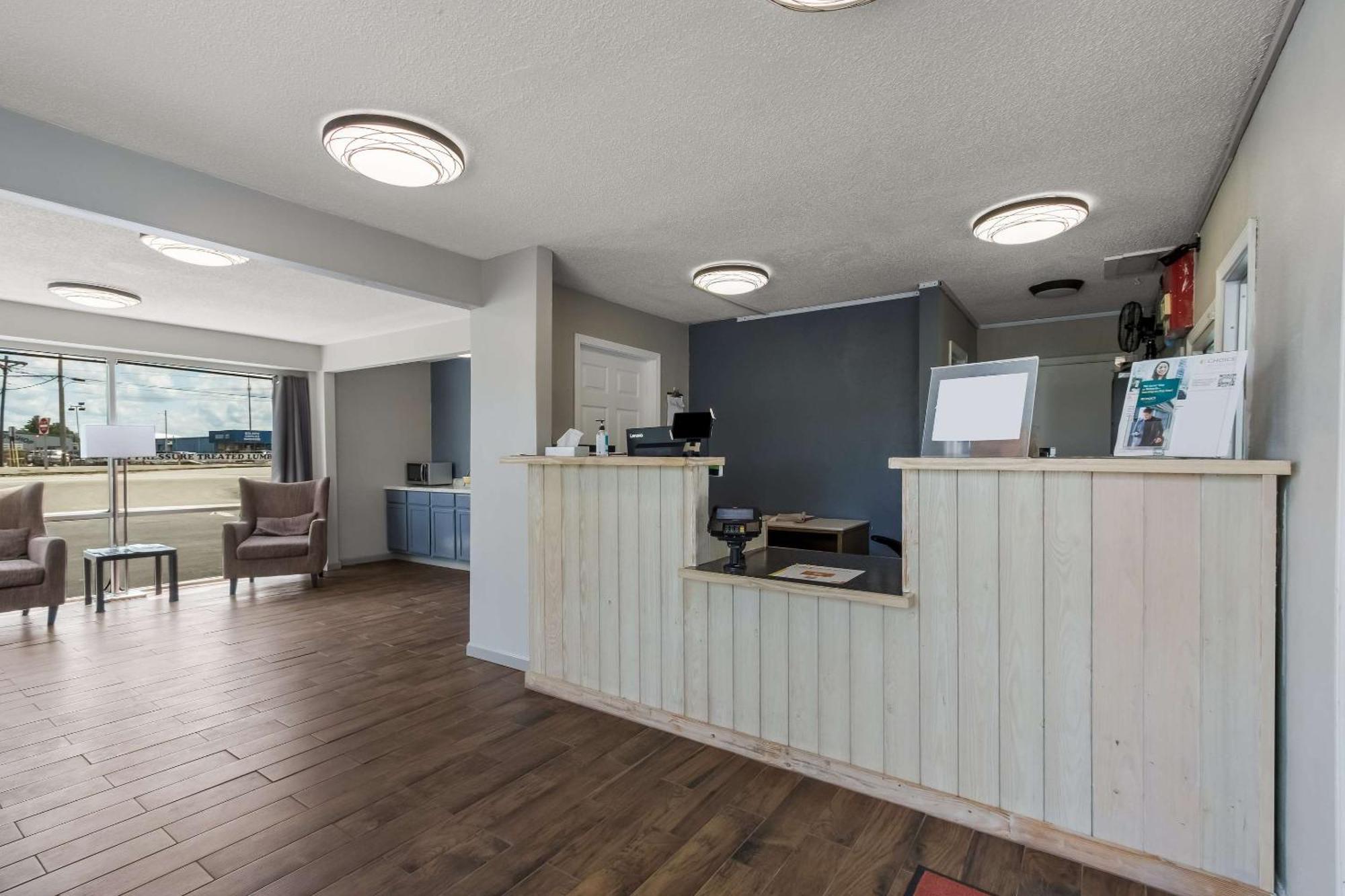 Econo Lodge Cherry Point Havelock Eksteriør billede