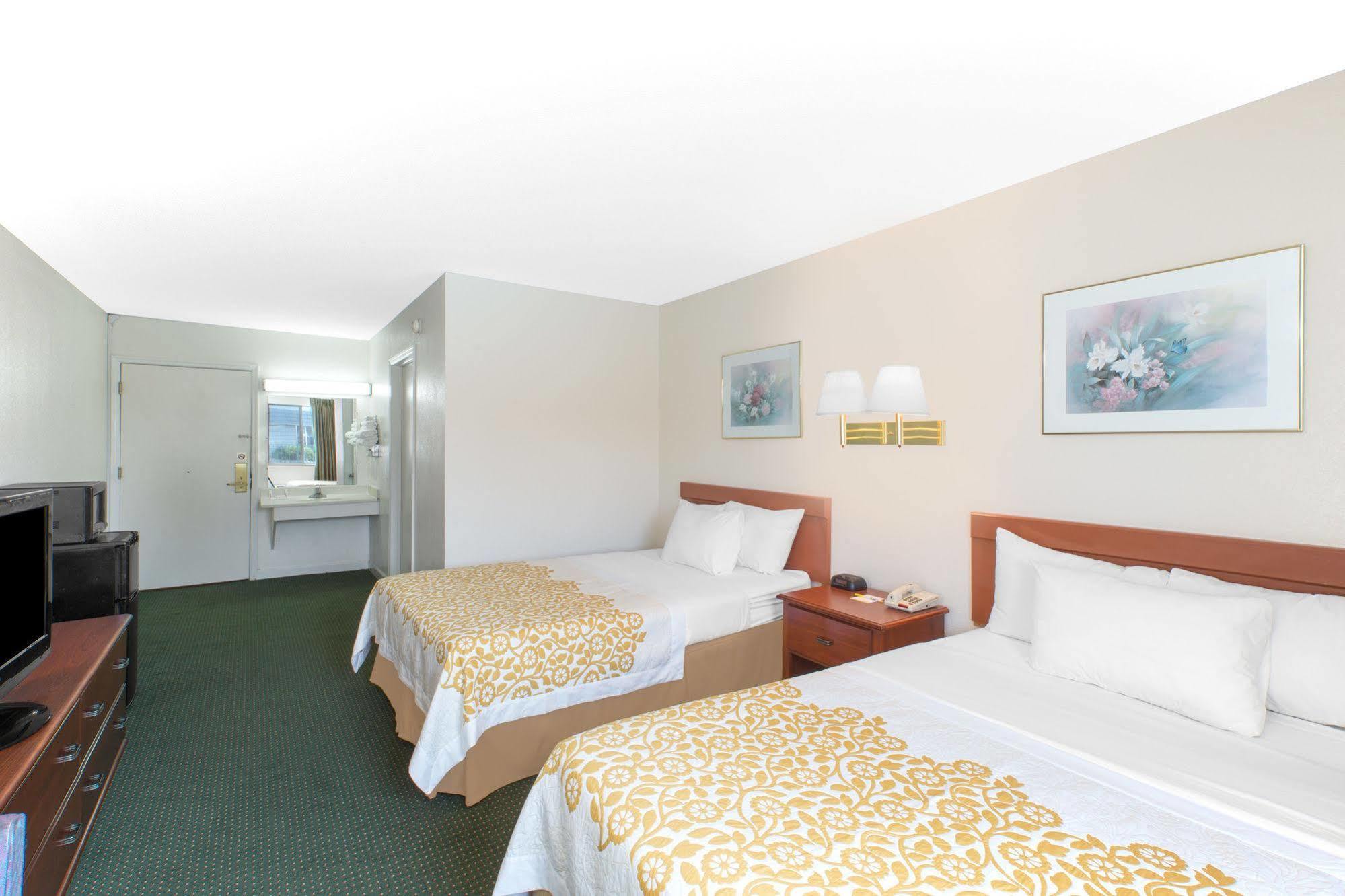 Econo Lodge Cherry Point Havelock Eksteriør billede