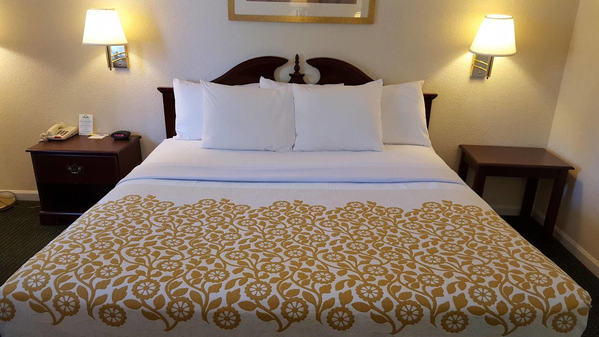 Econo Lodge Cherry Point Havelock Eksteriør billede